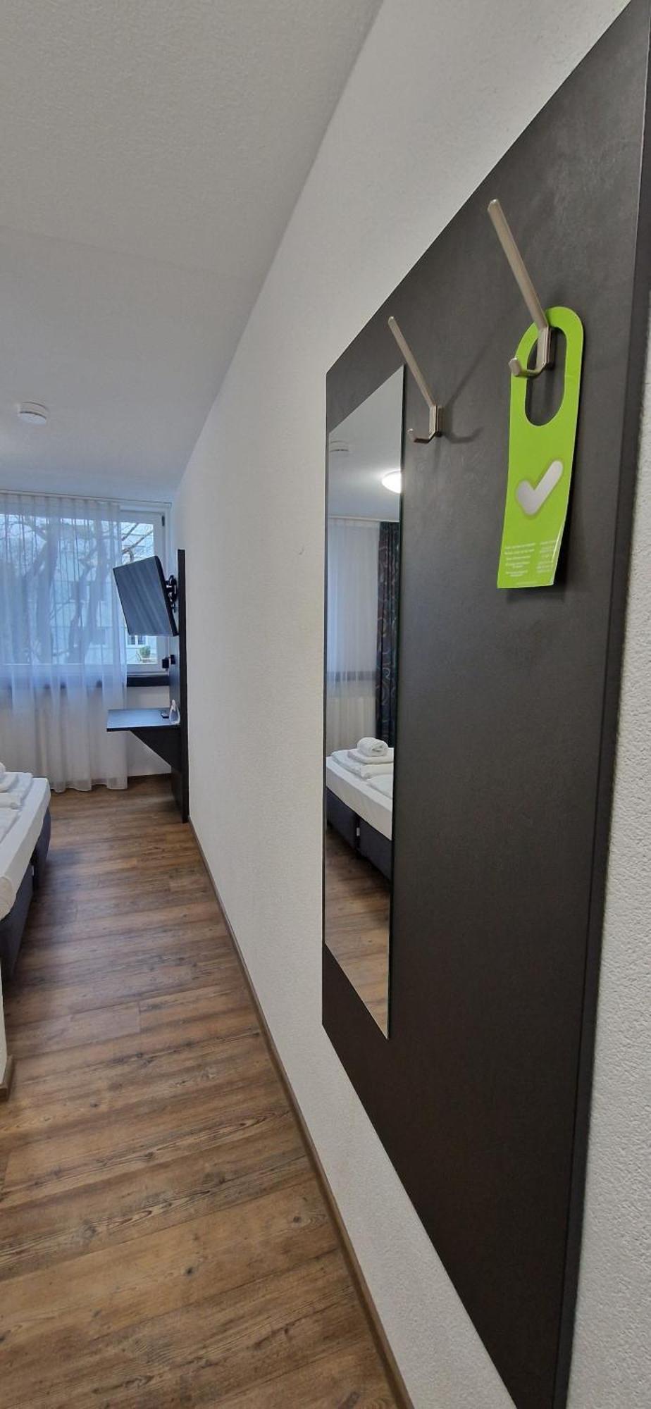 Melvi Hotel Goppingen Bagian luar foto