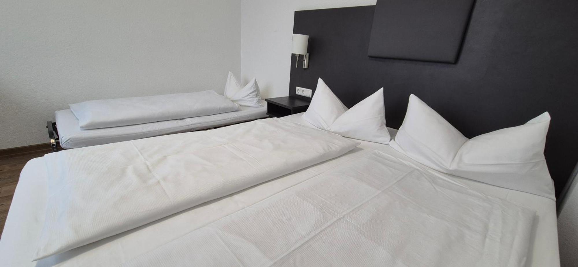 Melvi Hotel Goppingen Bagian luar foto