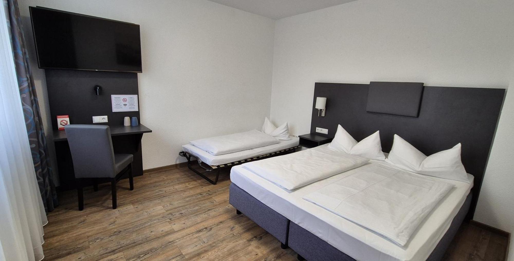 Melvi Hotel Goppingen Bagian luar foto