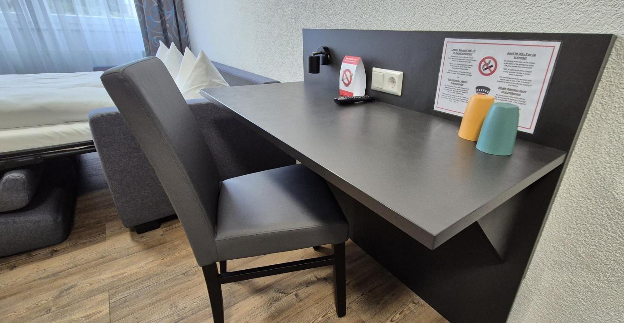 Melvi Hotel Goppingen Bagian luar foto
