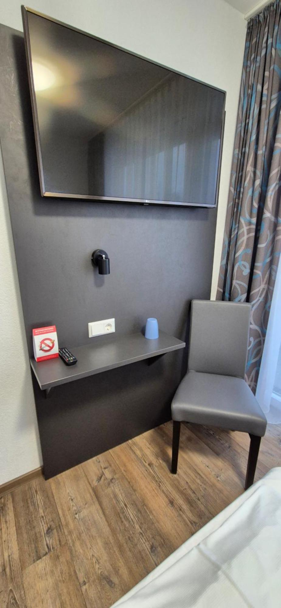 Melvi Hotel Goppingen Bagian luar foto
