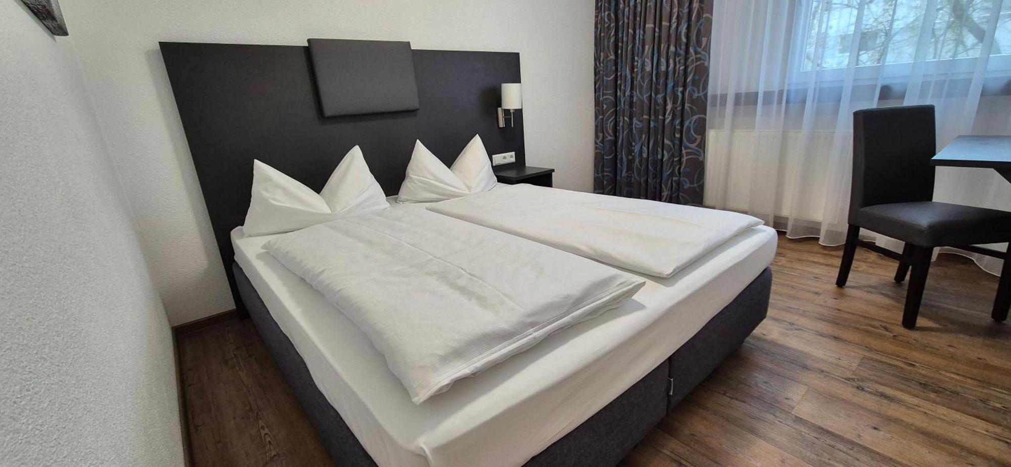 Melvi Hotel Goppingen Bagian luar foto