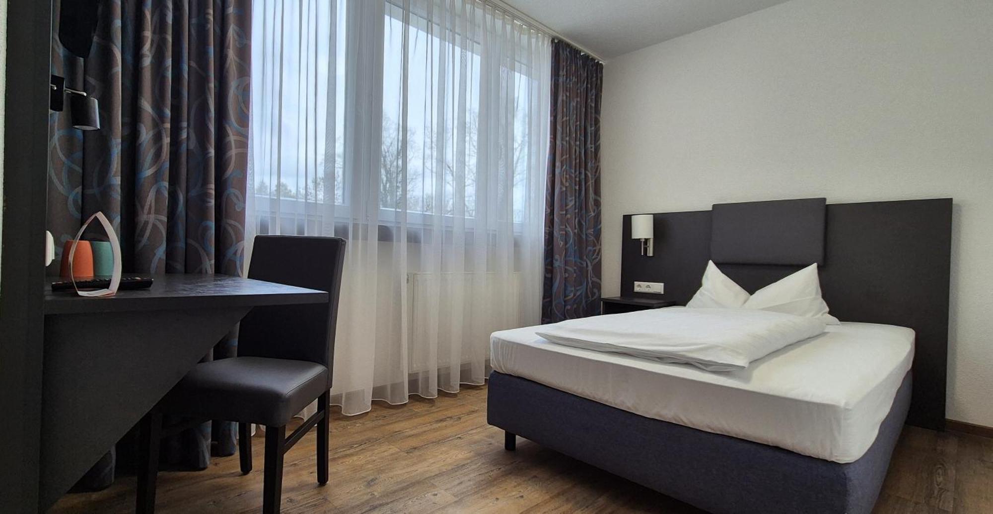 Melvi Hotel Goppingen Bagian luar foto