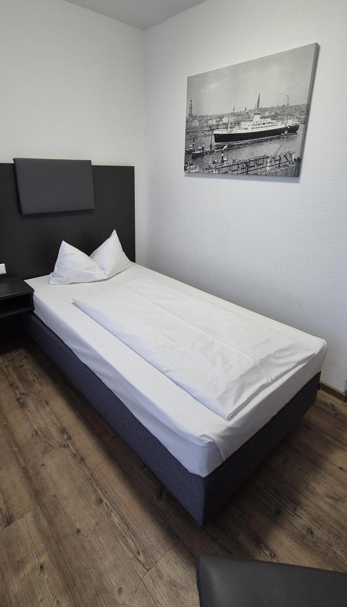Melvi Hotel Goppingen Bagian luar foto