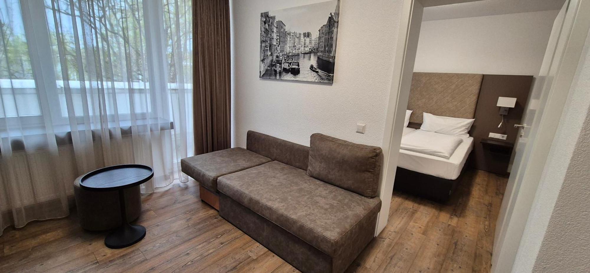 Melvi Hotel Goppingen Bagian luar foto