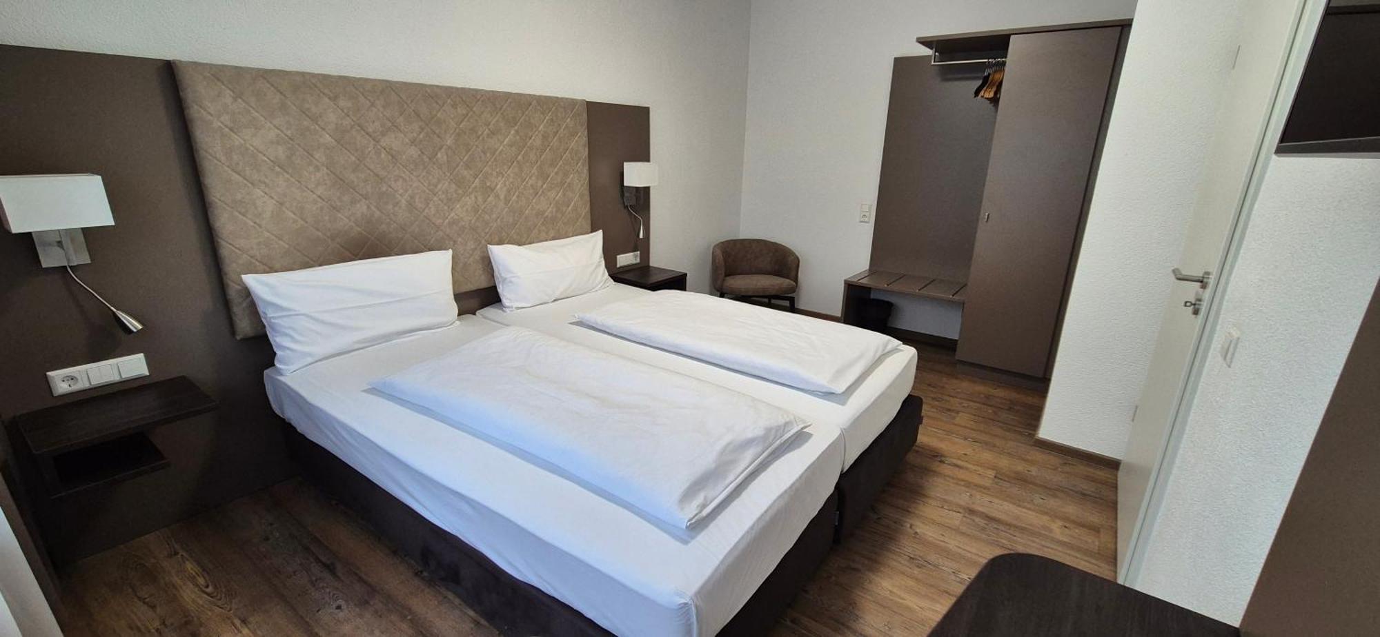 Melvi Hotel Goppingen Bagian luar foto