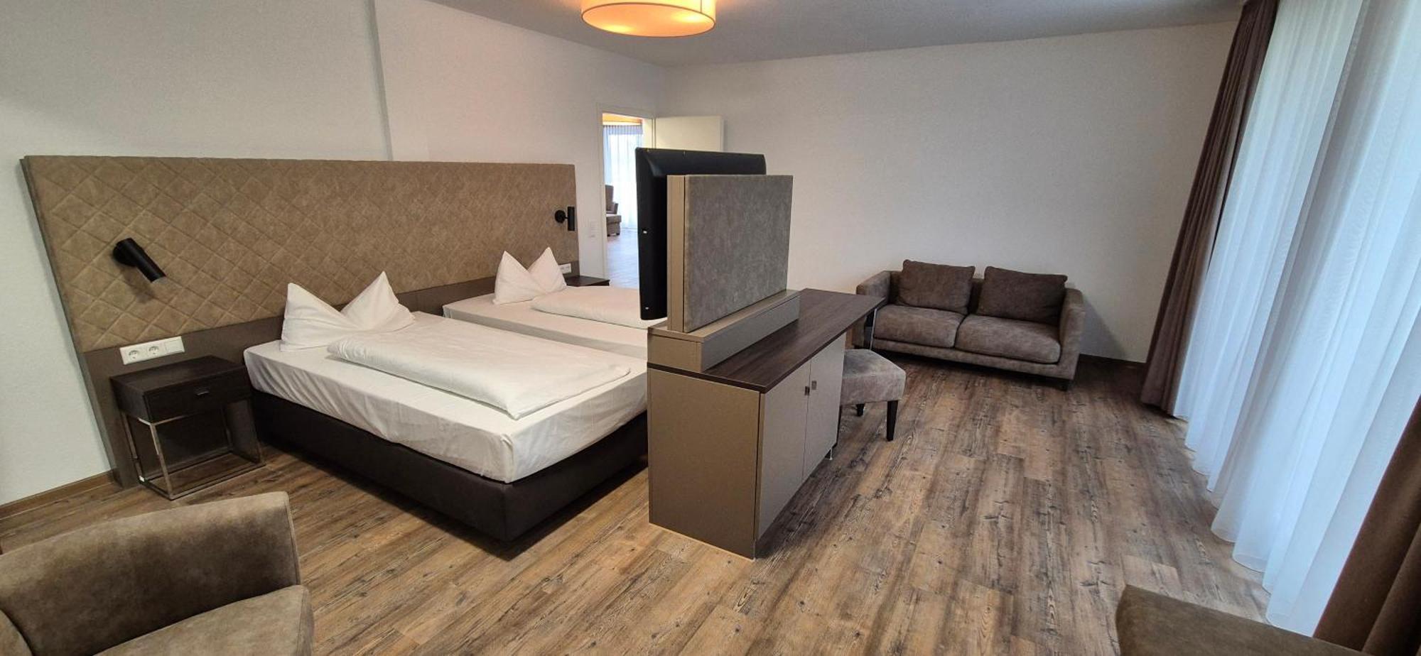 Melvi Hotel Goppingen Bagian luar foto